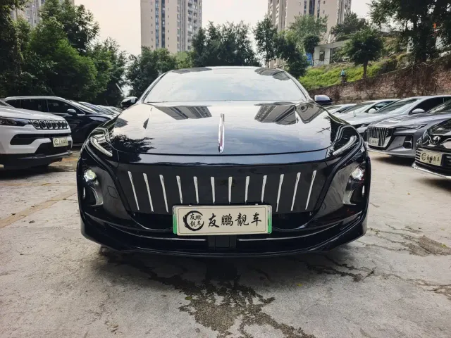 Hongqi E-QM5 — Фото автомобиля 2