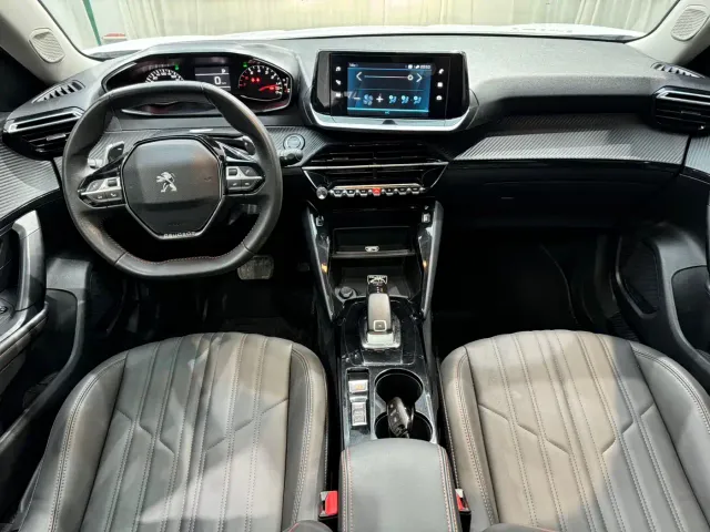 Peugeot 2008 — Фото автомобиля 10