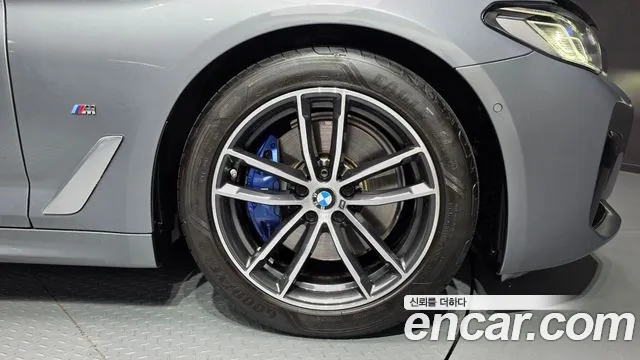 BMW 5 Series G30 — Фото автомобиля 6
