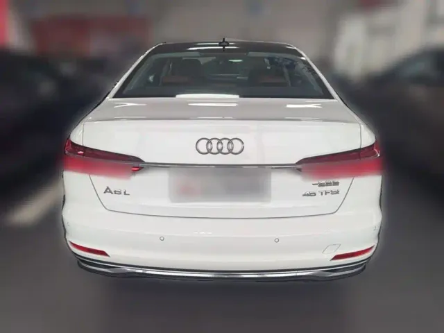 Audi A6L — Фото автомобиля 9