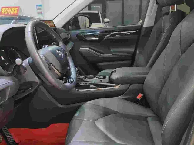 Toyota Highlander — Фото автомобиля 7