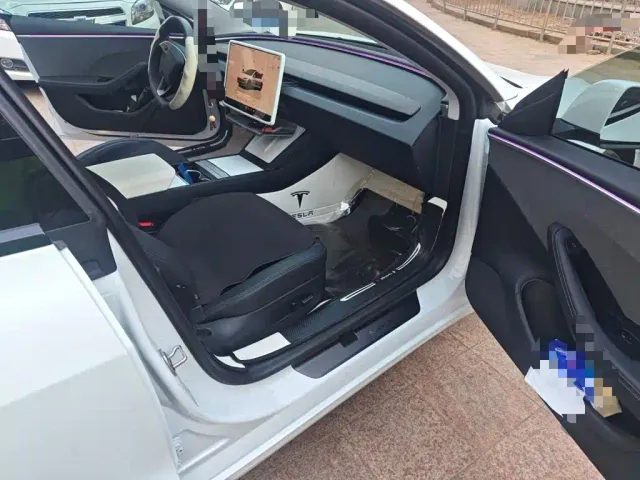 Tesla Model 3 — Фото автомобиля 19
