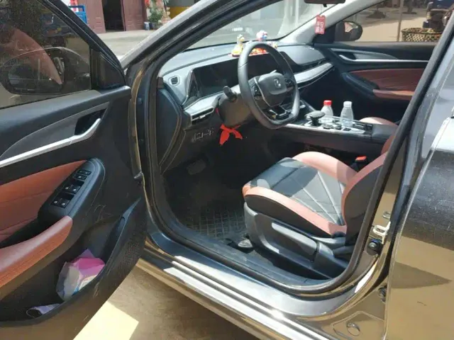 Changan Eado — Фото автомобиля 9
