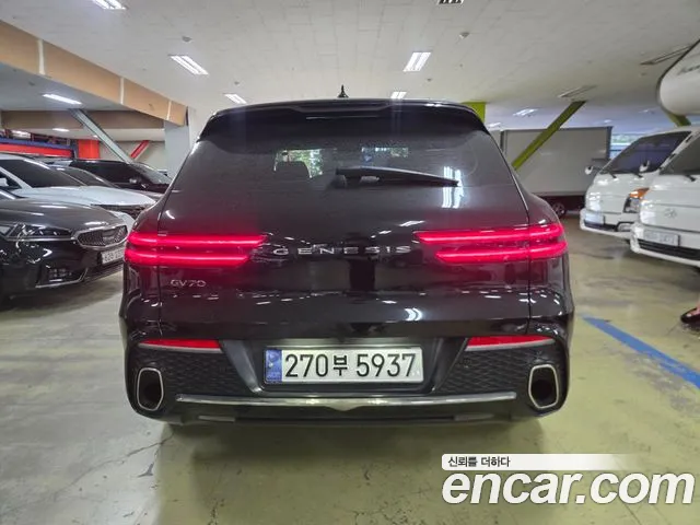 Genesis GV70 — Фото автомобиля 4