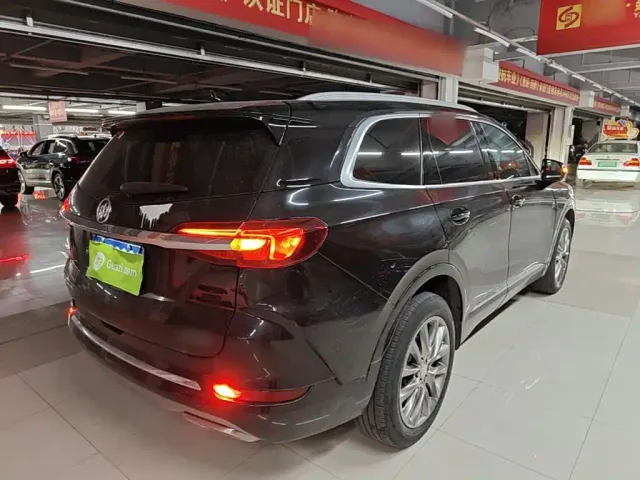 Buick Enclave — Фото автомобиля 6