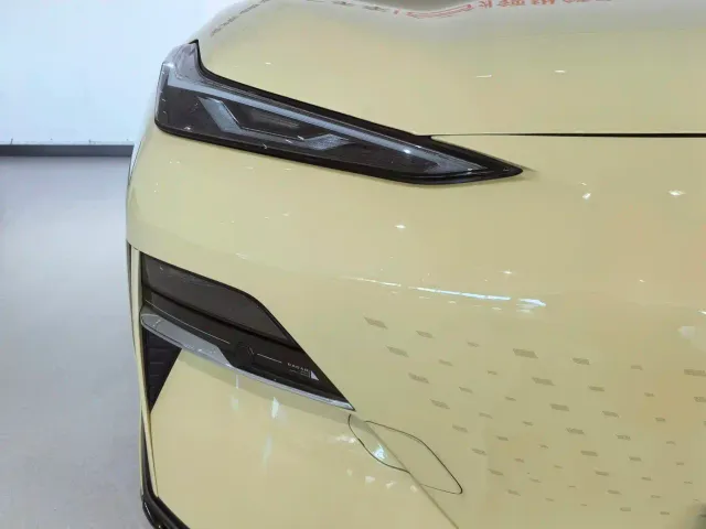 Geely Galaxy E8 — Фото автомобиля 17