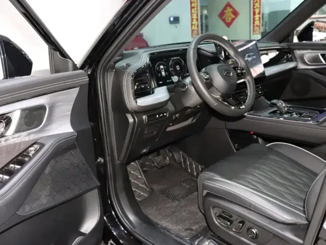 GAC Trumpchi GS8 — Фото автомобиля 9
