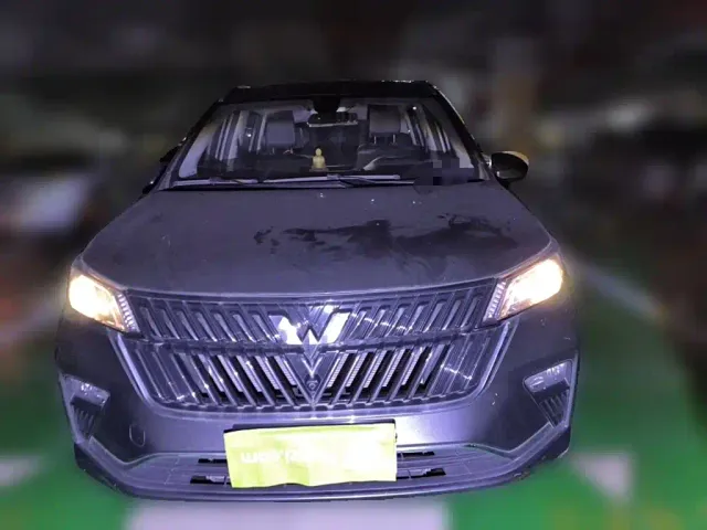Wuling Jiachen — Фото автомобиля 2