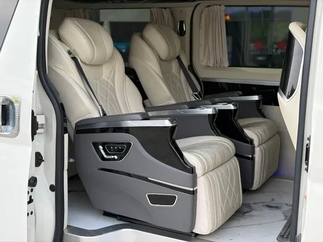 Toyota HIACE — Фото автомобиля 11