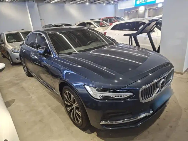 Volvo S90 — Фото автомобиля 3