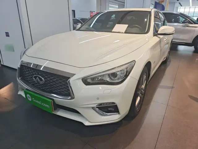 Фотография автомобиля — Infiniti Q50L