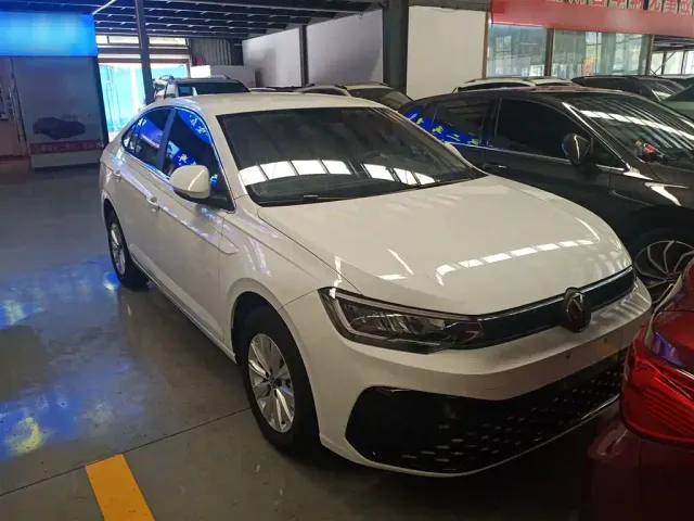 Volkswagen Lavida — Фото автомобиля 3