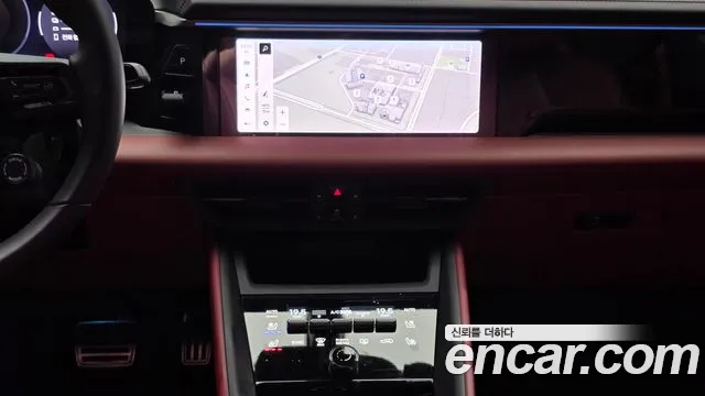 Porsche Macan Electric — Фото автомобиля 19