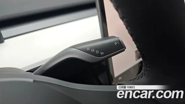 Tesla Model Y — Фото автомобиля 9