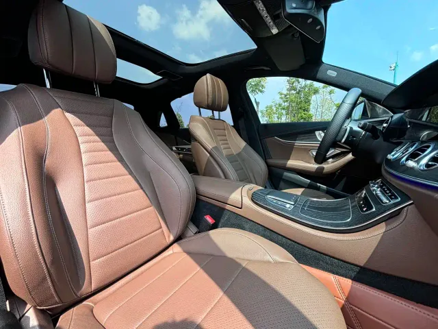 Mercedes-Benz E-Class — Фото автомобиля 5