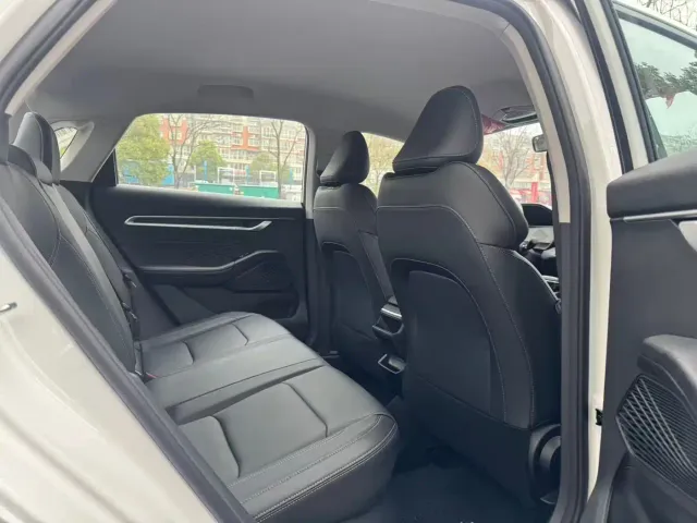 Geely Emgrand — Фото автомобиля 10
