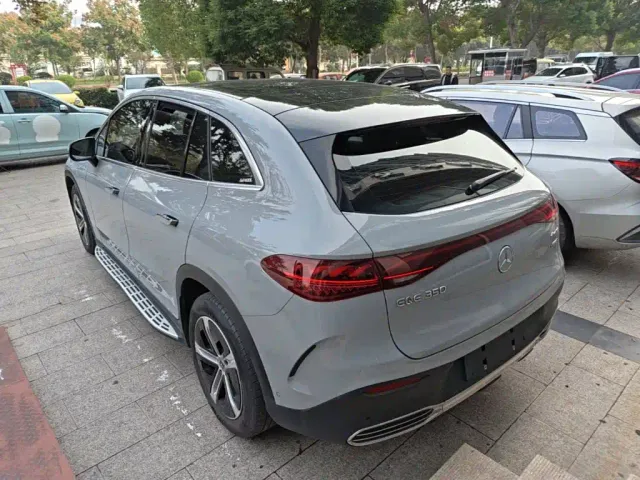 Mercedes-Benz EQE SUV — Фото автомобиля 4