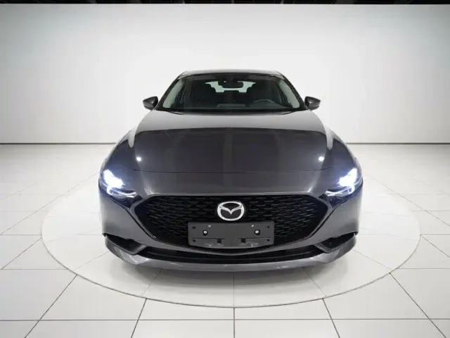 Mazda Axela — Фото автомобиля 2