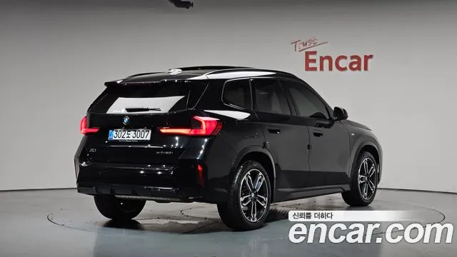 Фотография автомобиля — BMW X1 U11