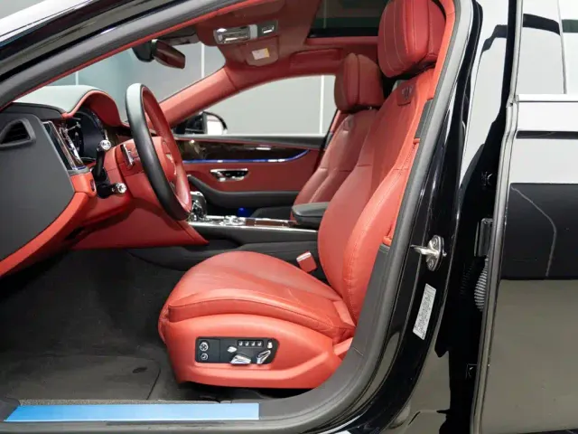 Bentley Flying Spur — Фото автомобиля 9