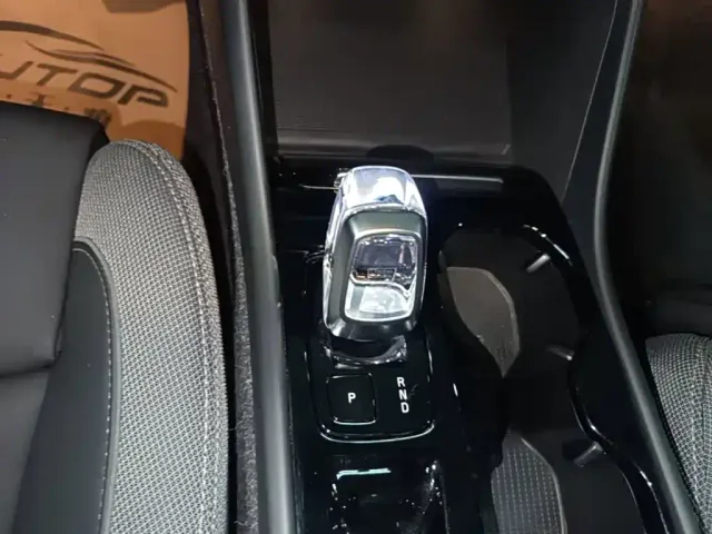 Volvo XC40 — Фото автомобиля 13