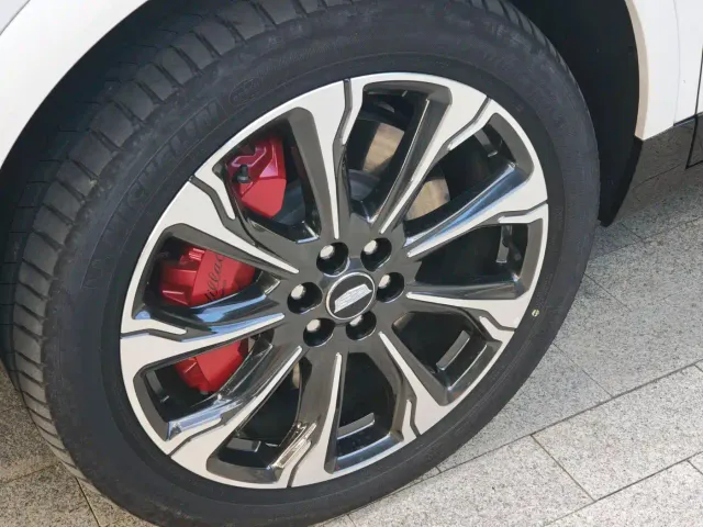 Cadillac XT5 — Фото автомобиля 9