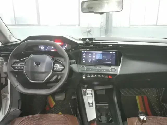 Peugeot 408X — Фото автомобиля 9