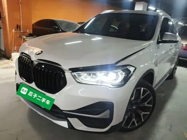 Фотография автомобиля — BMW X1