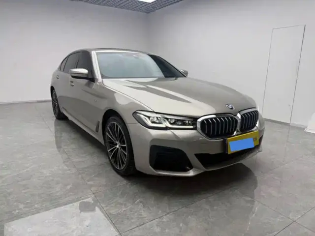 BMW 5 Series — Фото автомобиля 3