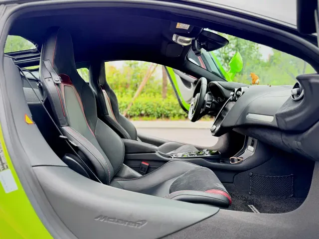 McLaren GT — Фото автомобиля 15