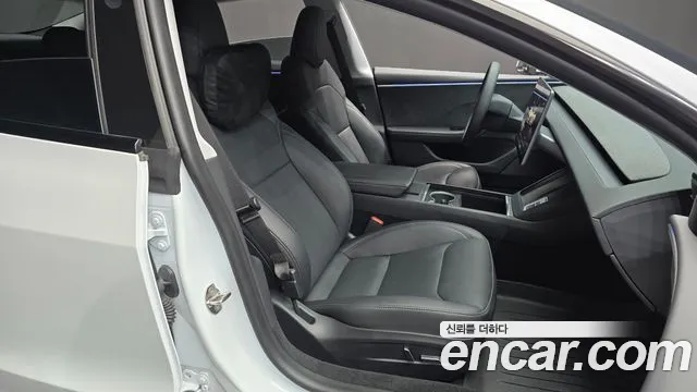 Tesla Model 3 — Фото автомобиля 7