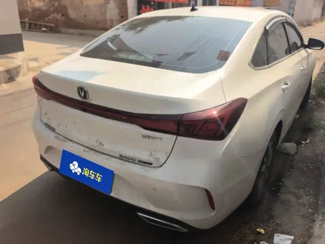 Changan Eado — Фото автомобиля 3