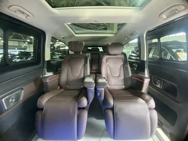 Mercedes-Benz V-Class — Фото автомобиля 11