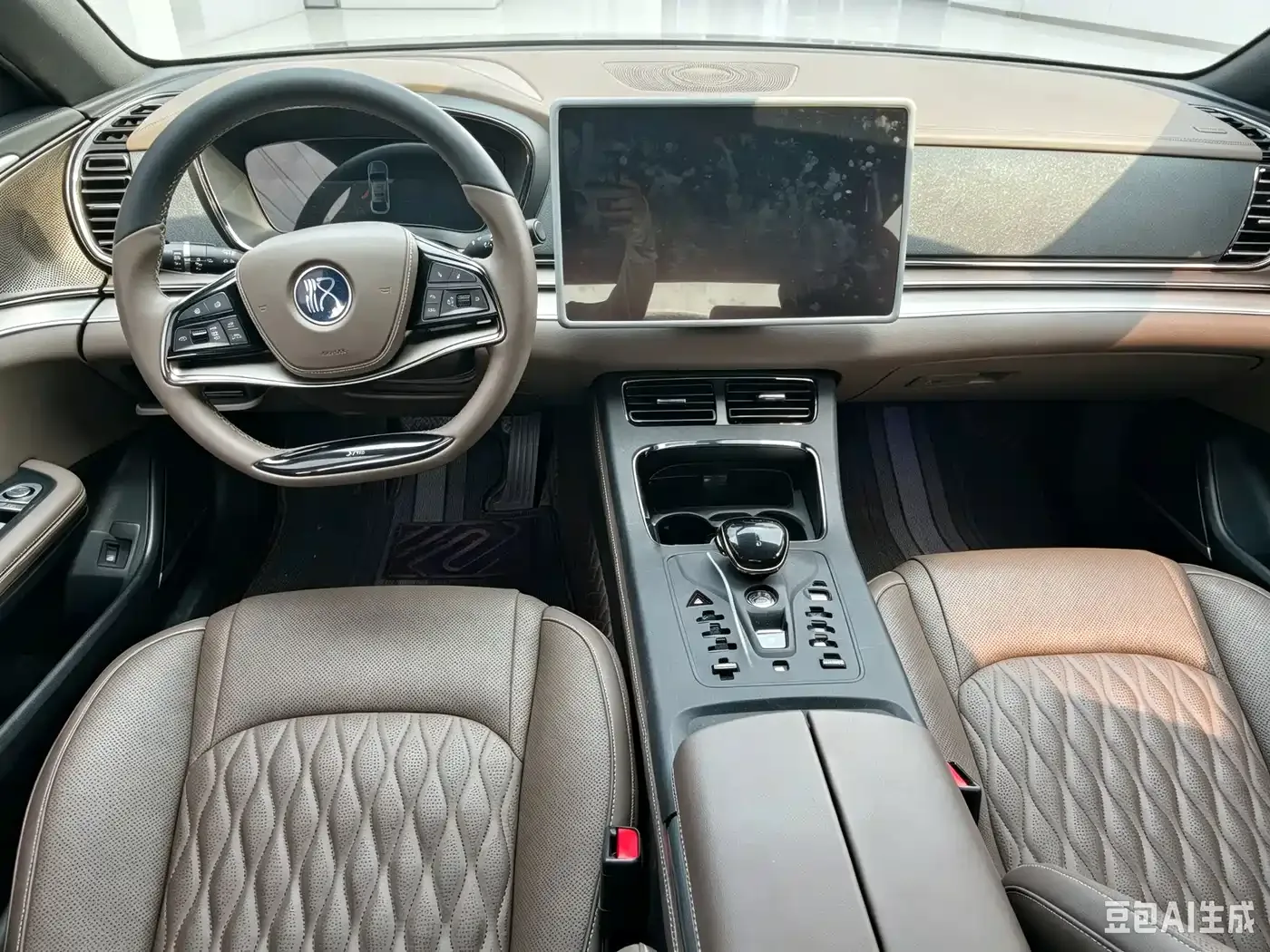 BYD Han 2024 Model DM-i Glory Edition 121KM Premium Type — Фото автомобиля 8