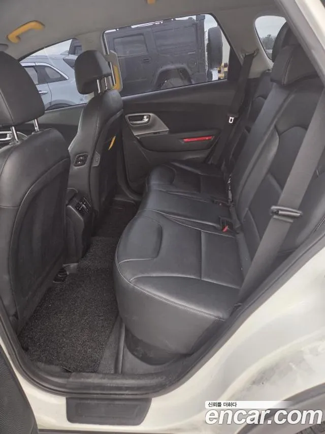 Kia Niro — Фото автомобиля 5