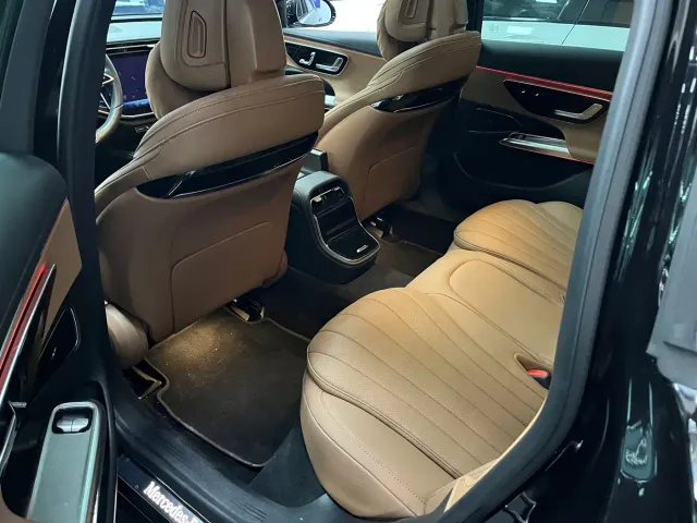Mercedes-Benz E-Class — Фото автомобиля 11