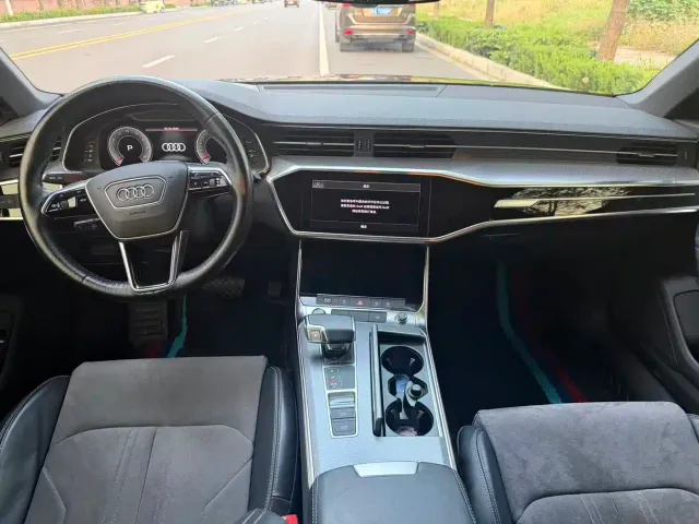 Audi A6L — Фото автомобиля 21