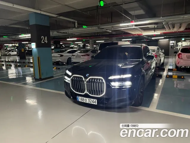 BMW 7 Series — Фото автомобиля 8