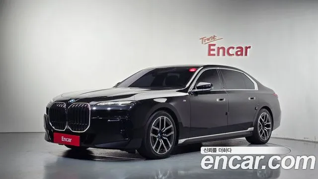 Фотография автомобиля — BMW 7 Series G70