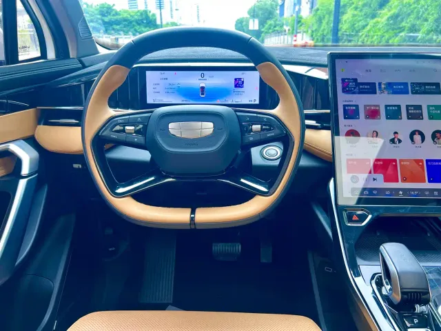 Geely Boyue L — Фото автомобиля 13