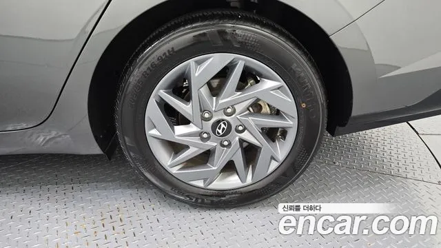 Hyundai AVANTE Новый Avante (CN7) — Фото автомобиля 21