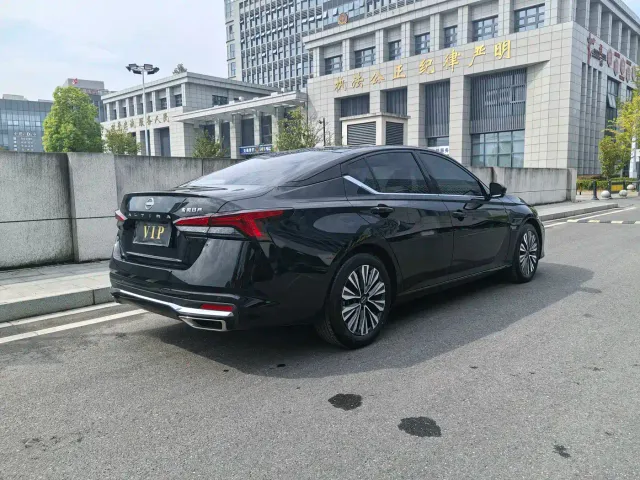 Nissan Teana — Фото автомобиля 8