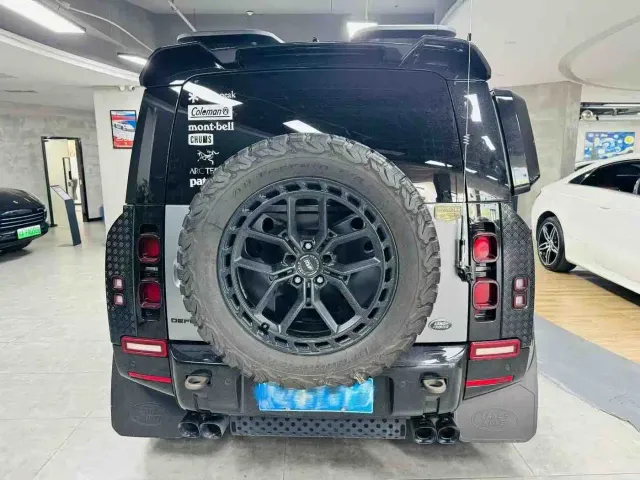 Land Rover Defender — Фото автомобиля 6