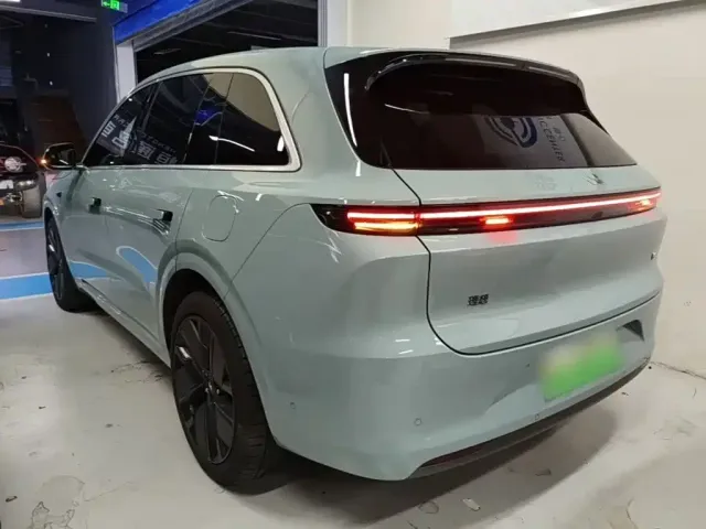 Li Auto L6 — Фото автомобиля 4