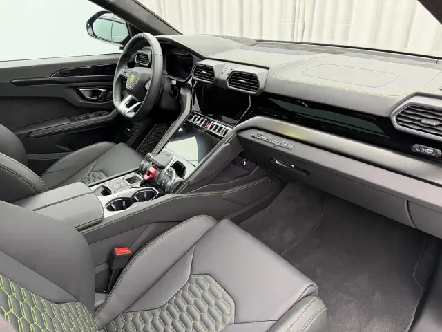Lamborghini Urus — Фото автомобиля 2