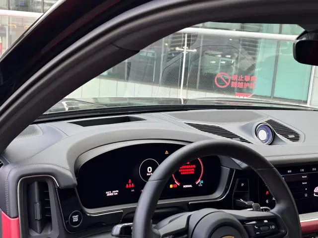 Porsche Cayenne — Фото автомобиля 17
