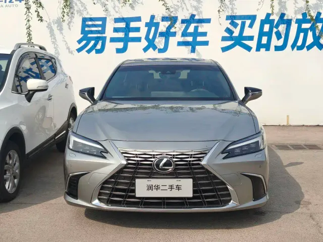 Lexus ES — Фото автомобиля 2