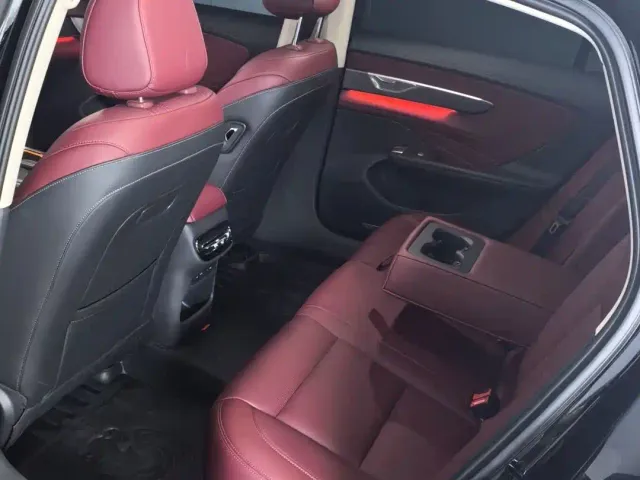 Hongqi H5 — Фото автомобиля 11