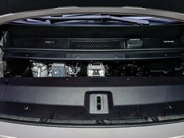 Li Auto MEGA — Фото автомобиля 9
