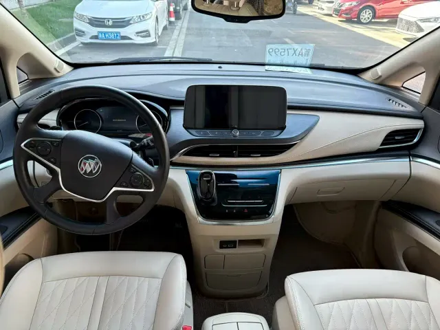 Buick GL8 — Фото автомобиля 5